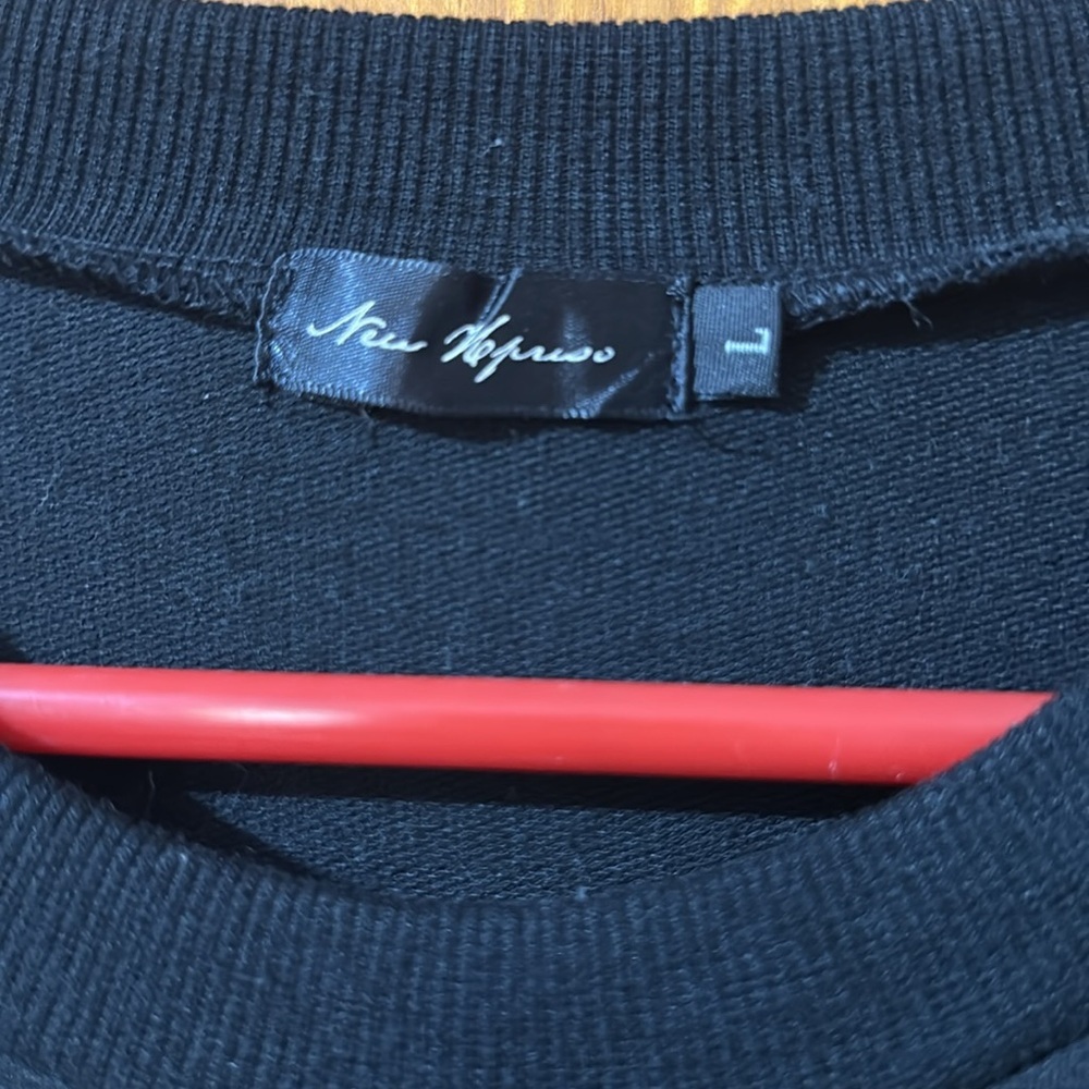 Women’s sweatshirt size large. - Picture 3 of 4